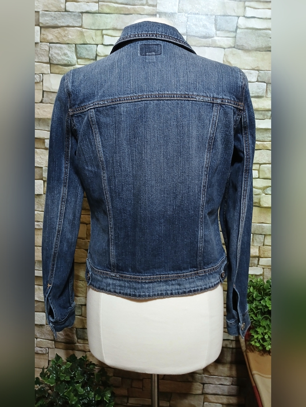 American Eagle Outfitters Dark Blue Women's Denim Jacket Medium - Picture 3 of 8